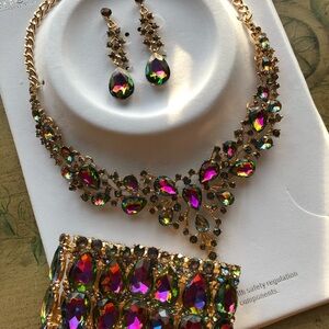 Necklace, earrings and bracelet set. Perfect for wedding, prom or date night!